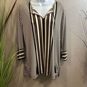 #92 Jones, New York, v-neck, long sleeve top size large